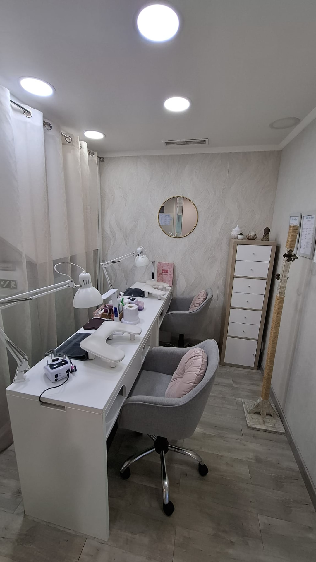 Zona de manicure com dois lugares